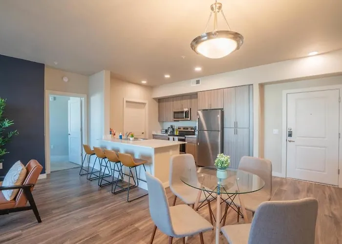 Apartment Spacious 2bd - Gym, Pool, Parking, W-d - Sleeps 8
